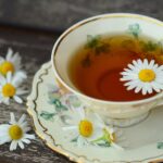 Cómo aplicar té de manzanilla en el jardín de forma efectiva