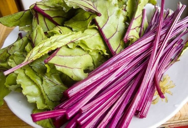 Cómo evitar que las remolachas desarrollen tallos largos