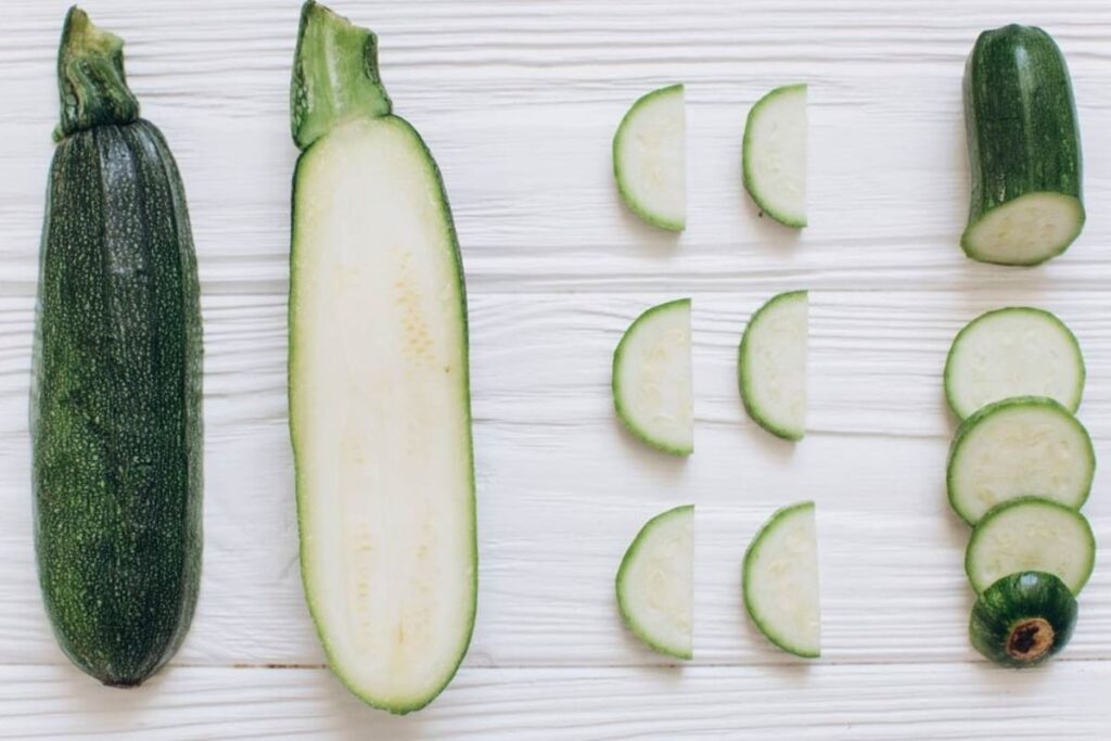 Qué características tiene el calabacín Straightneck